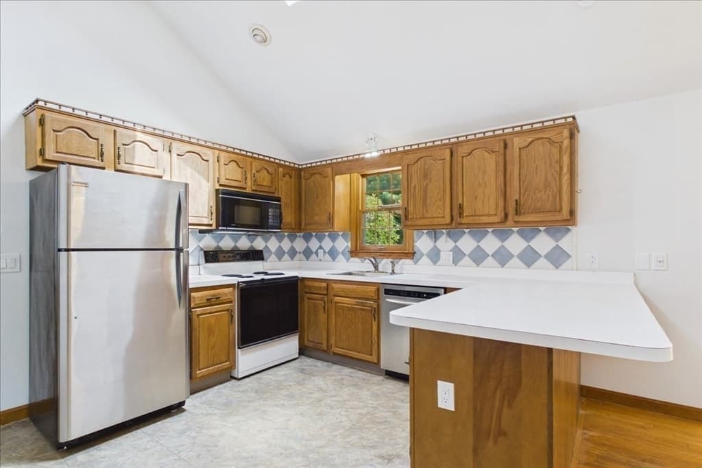 23 Joe Jay Ln, Sandwich MA 02563 photo 5