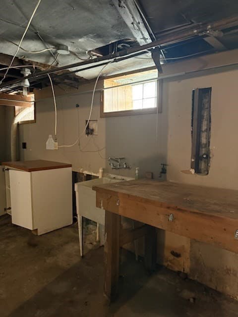 Single Family Residence at 58 Forest St, Fall River MA 02721, photo 17 of 19