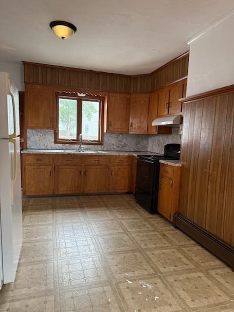 Single Family Residence at 58 Forest St, Fall River MA 02721, photo 7 of 19