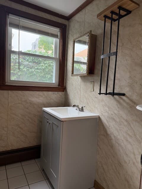Single Family Residence at 58 Forest St, Fall River MA 02721, photo 10 of 19
