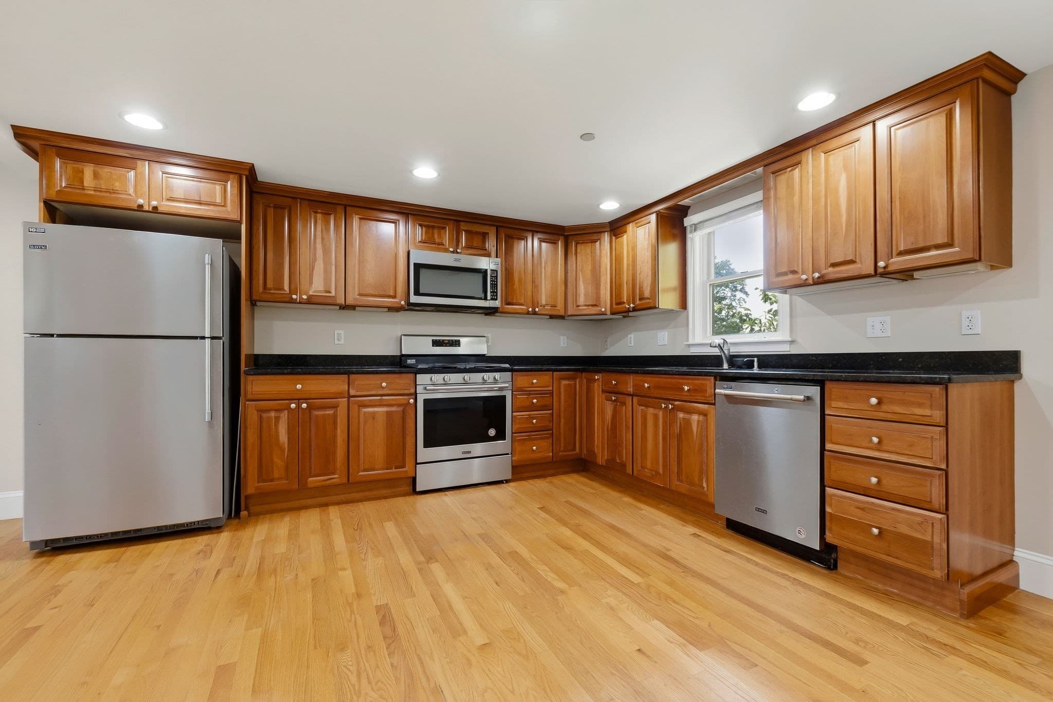 Condominium at 10 Friend Ct # 3, Wenham MA 01984, photo 6 of 26