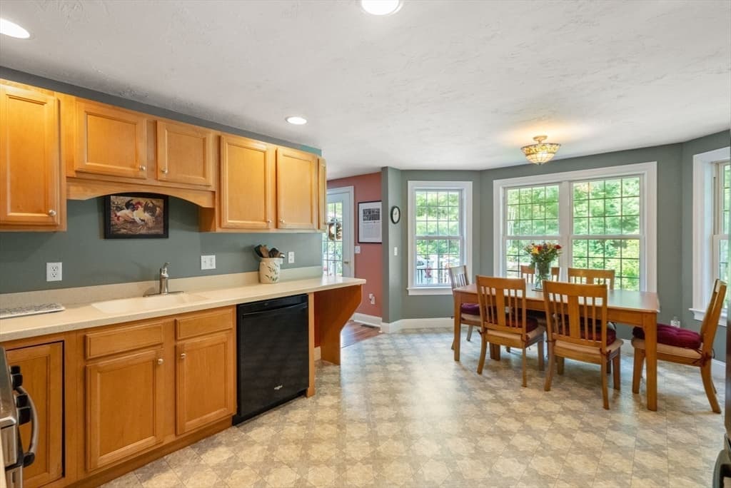 88 Early Red Circle, Plymouth MA 02360 photo 11