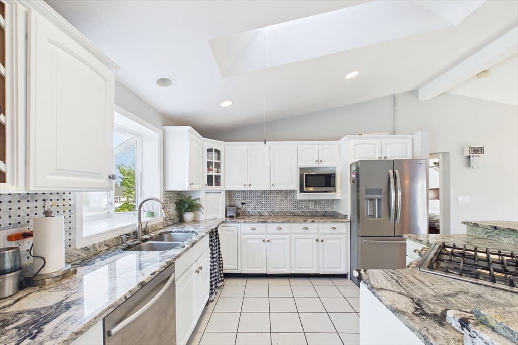 6 Lighthouse Ln, New Bedford MA 02744 photo 16