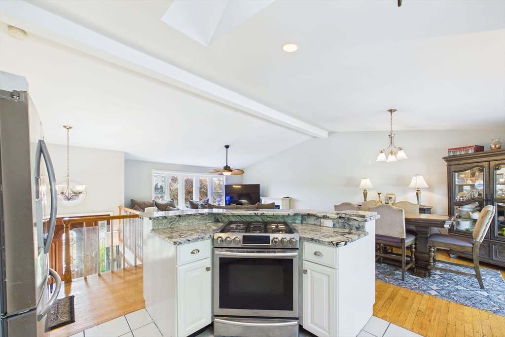 6 Lighthouse Ln, New Bedford MA 02744 photo 18