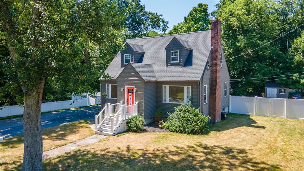 14 Nelson Street, Hopedale MA 01747