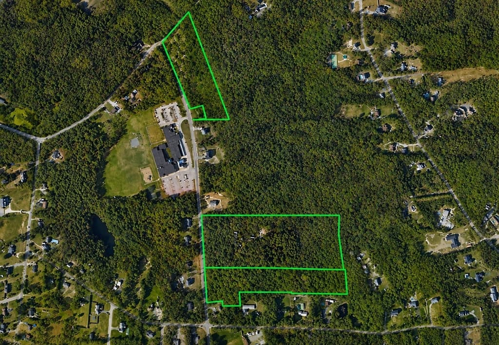 78 74 52 South Main, Berkley MA 02729
