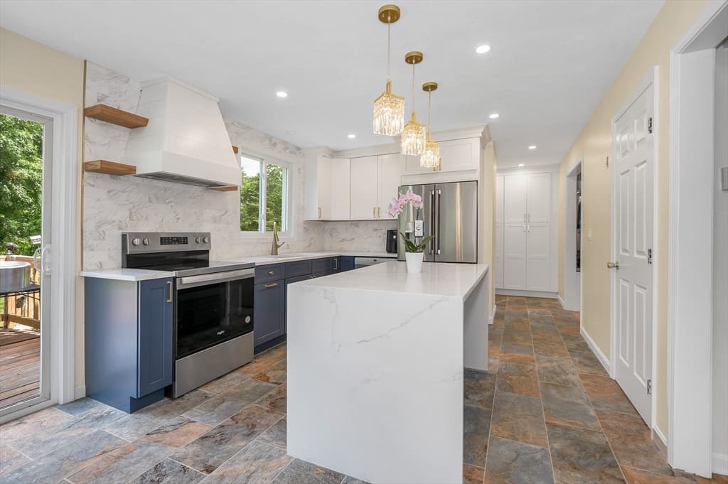 Single Family Residence at 769 Grafton St, Shrewsbury MA 01545, photo 13 of 35