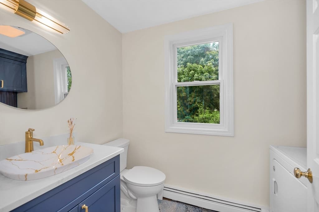 Single Family Residence at 769 Grafton St, Shrewsbury MA 01545, photo 10 of 35