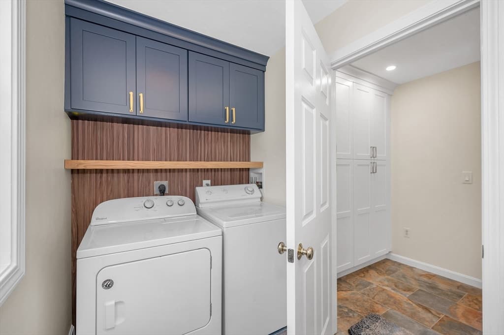 Single Family Residence at 769 Grafton St, Shrewsbury MA 01545, photo 11 of 35
