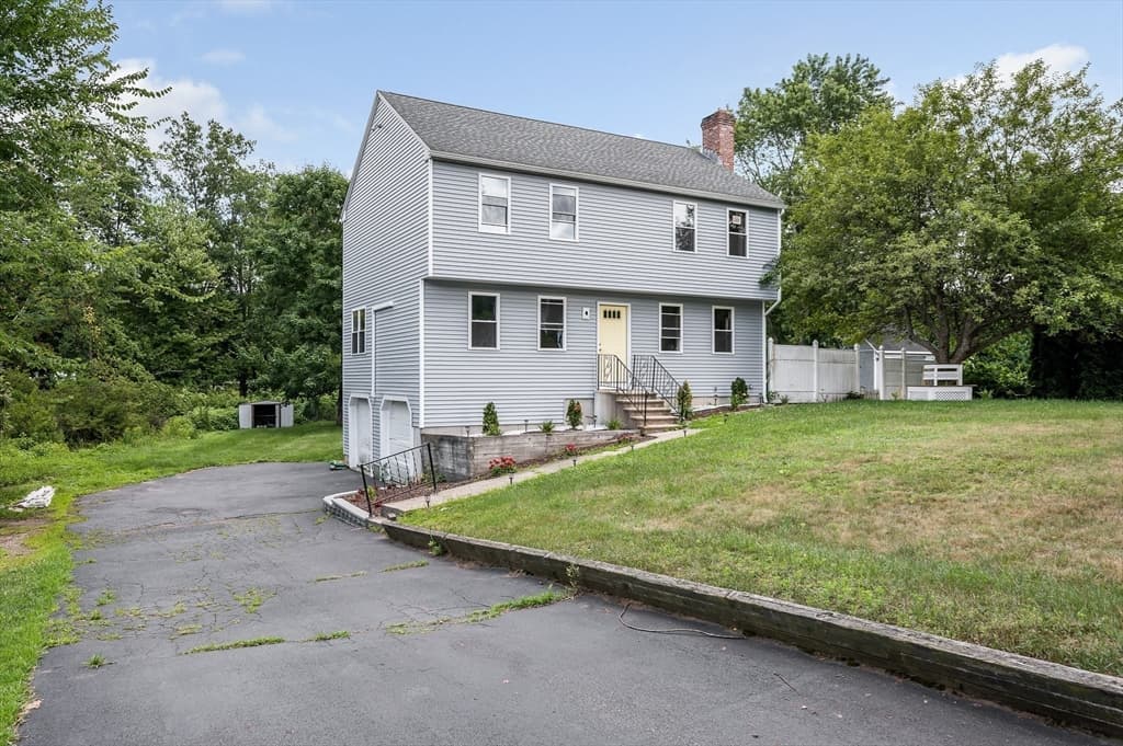 Single Family Residence at 769 Grafton St, Shrewsbury MA 01545, photo 4 of 35