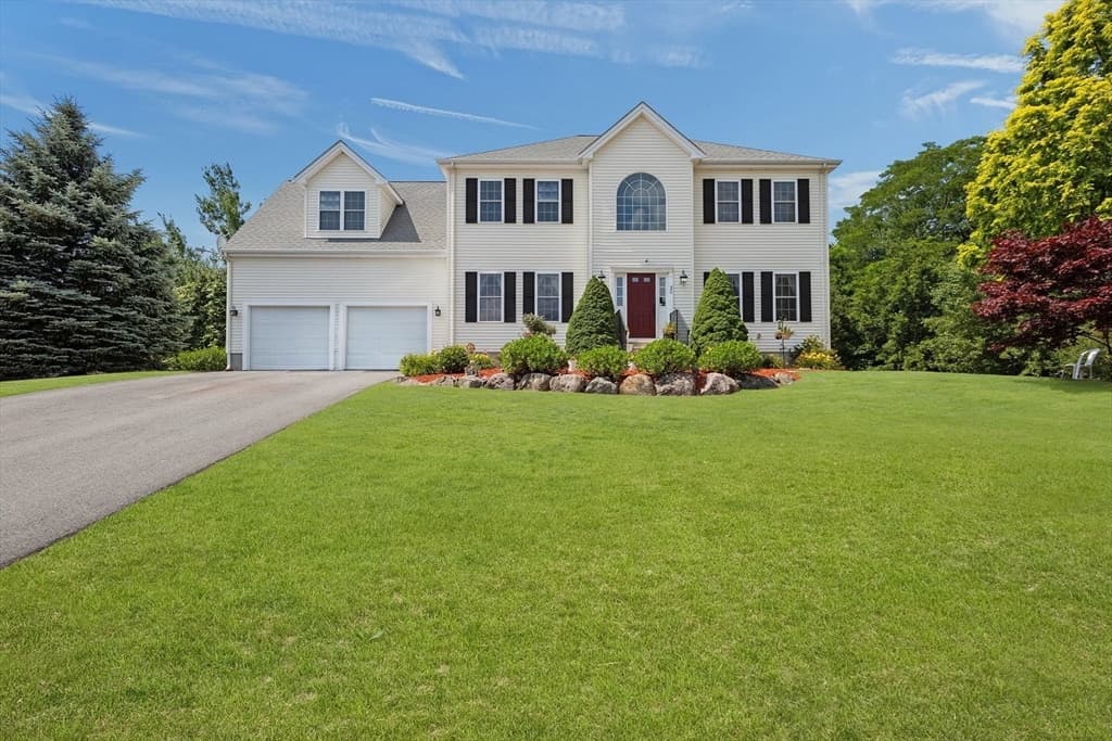 30 Willow Creek Dr, Attleboro MA 02703 photo 2