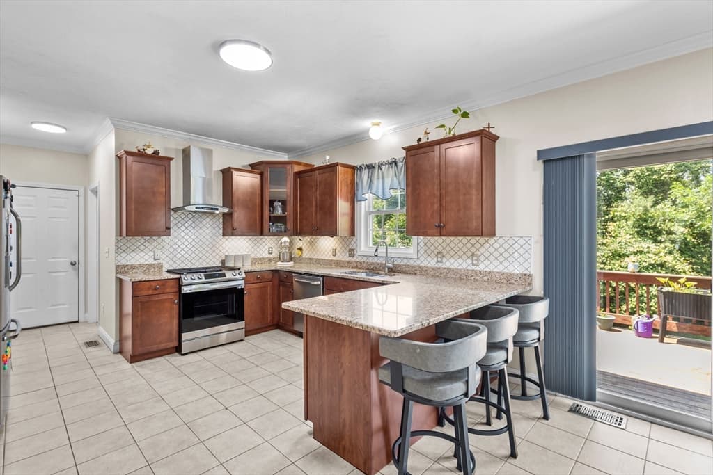 30 Willow Creek Dr, Attleboro MA 02703 photo 8