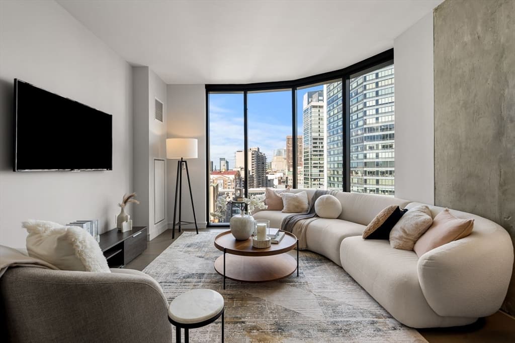 Condominium at 55 Lagrange St # 1705, Boston MA 02116, Boston, photo 2 of 19