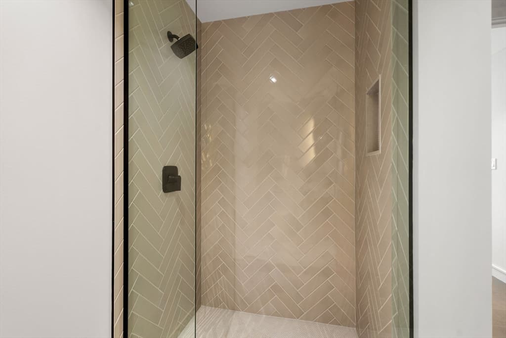 Condominium at 55 Lagrange St # 1705, Boston MA 02116, Boston, photo 14 of 19