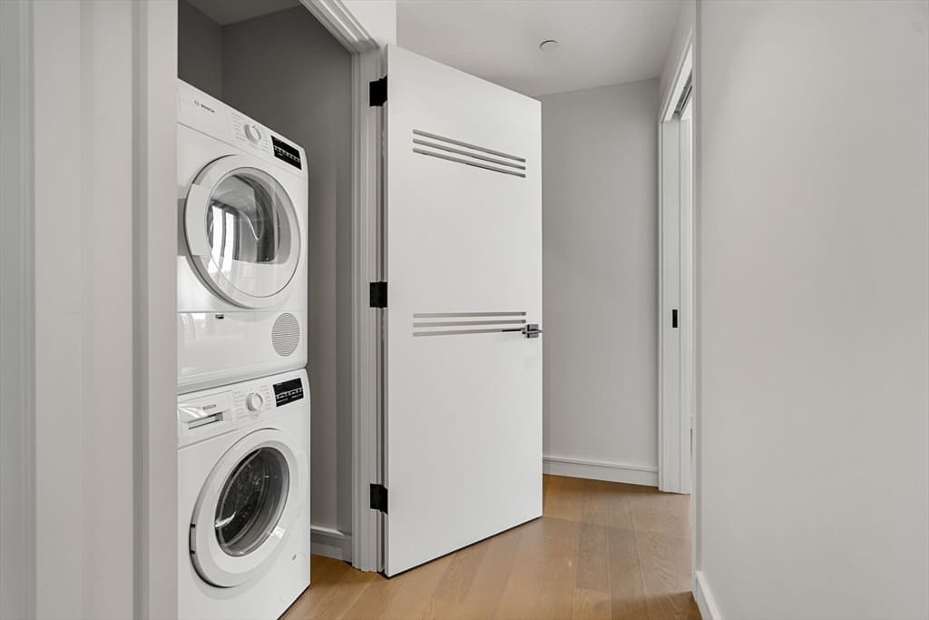 Condominium at 55 Lagrange St # 1705, Boston MA 02116, Boston, photo 18 of 19