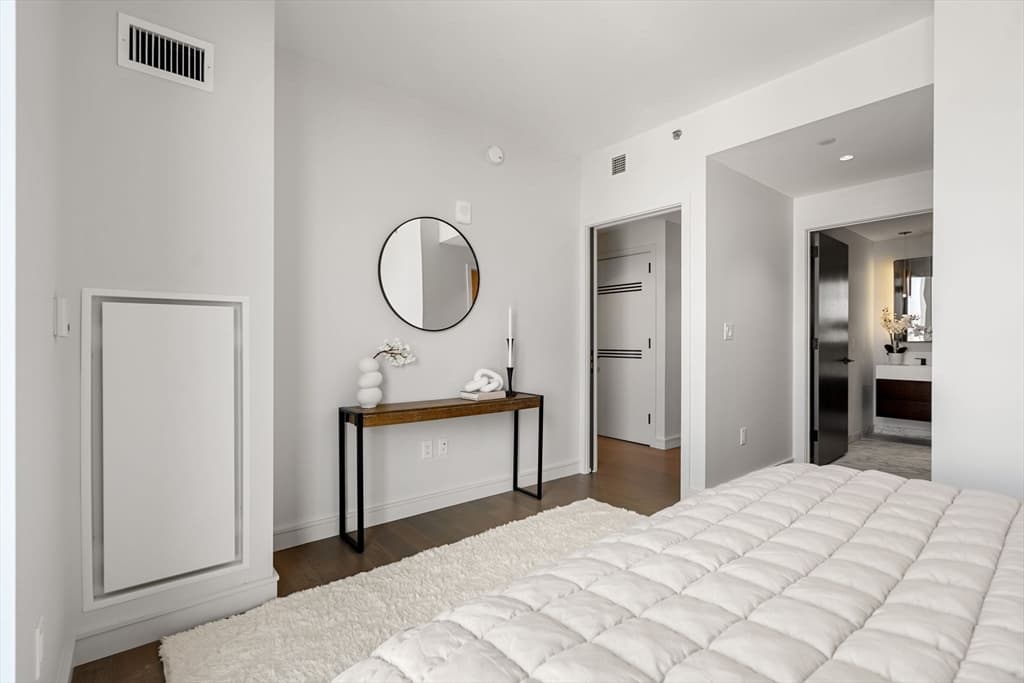 Condominium at 55 Lagrange St # 1705, Boston MA 02116, Boston, photo 11 of 19