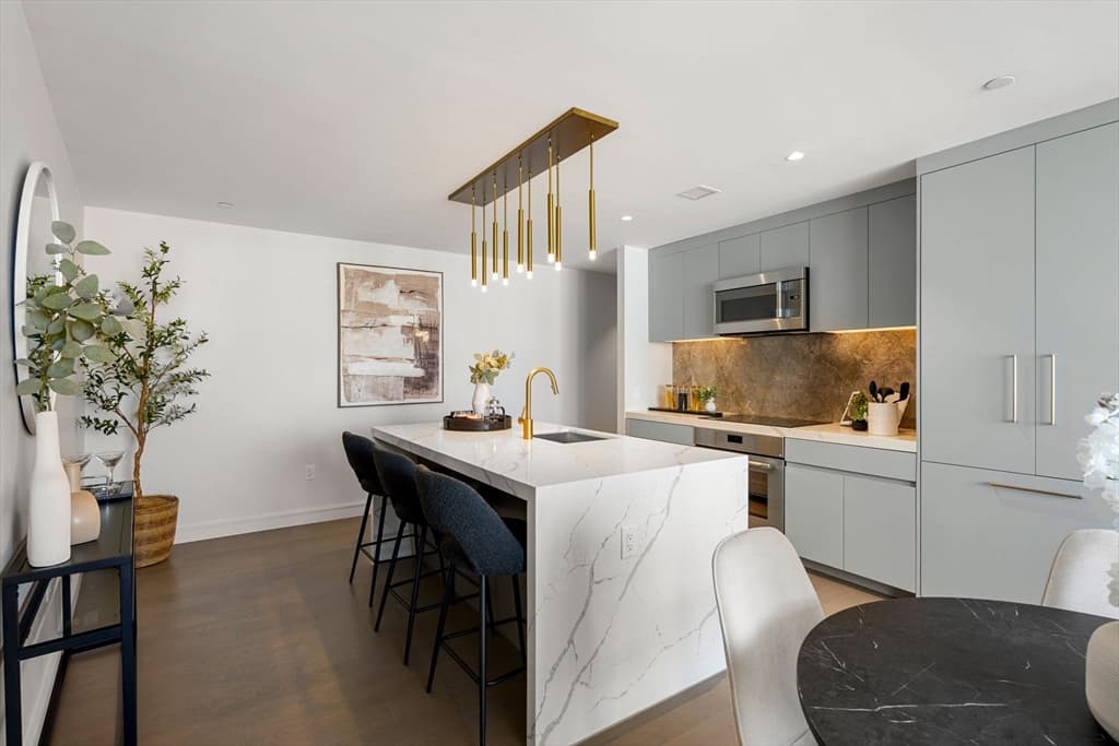 Condominium at 55 Lagrange St # 1705, Boston MA 02116, Boston, photo 8 of 19