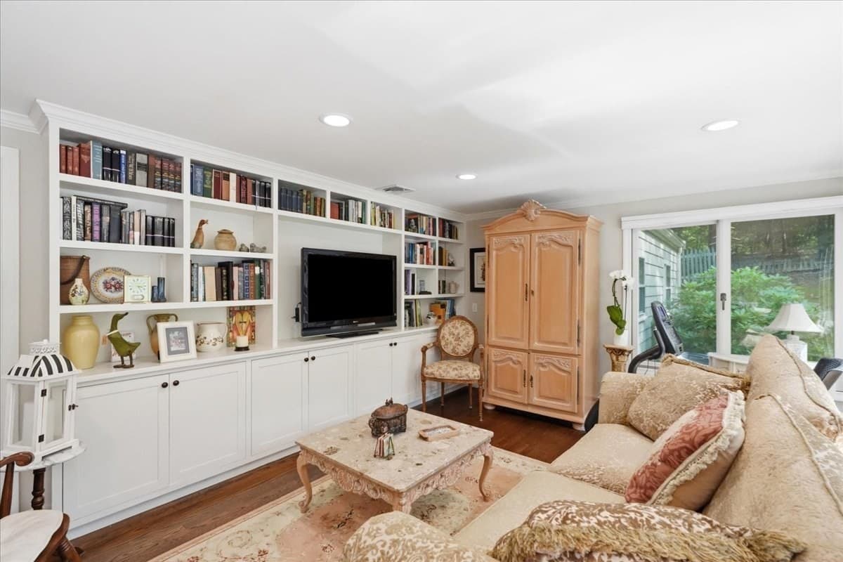 Single Family Residence at 485 Main St, Hingham MA 02043, photo 12 of 38