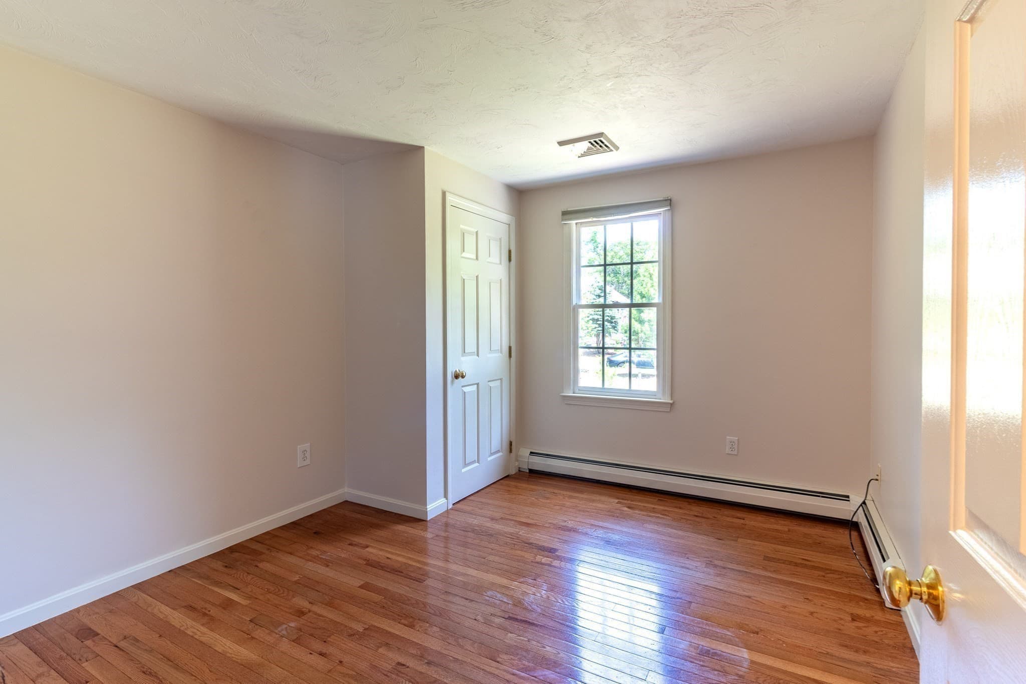 Single Family Residence at 37 Yearling Run Rd, Bourne MA 02532, photo 12 of 42