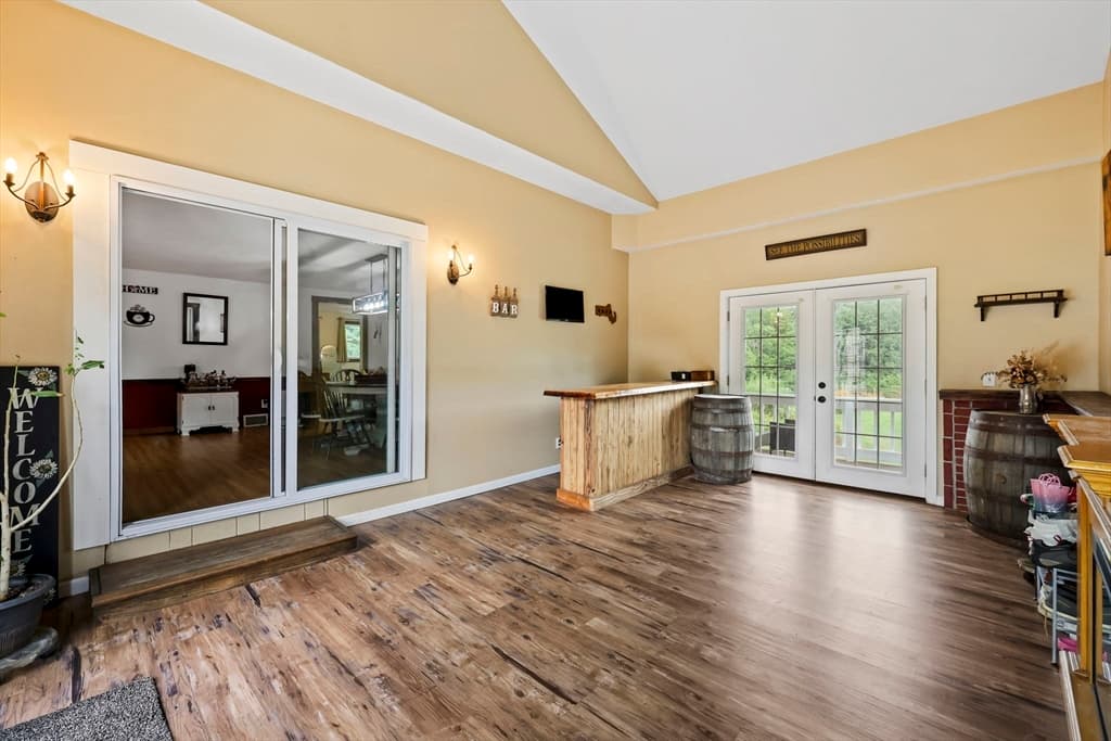401 N Washington St, Belchertown MA 01007 photo 2