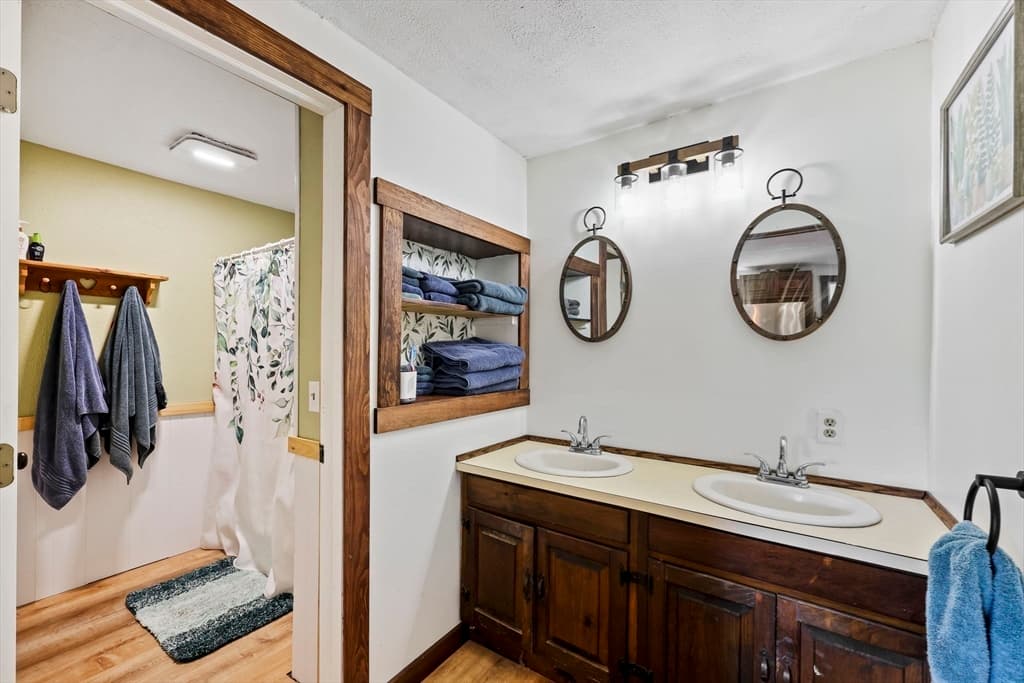 401 N Washington St, Belchertown MA 01007 photo 6