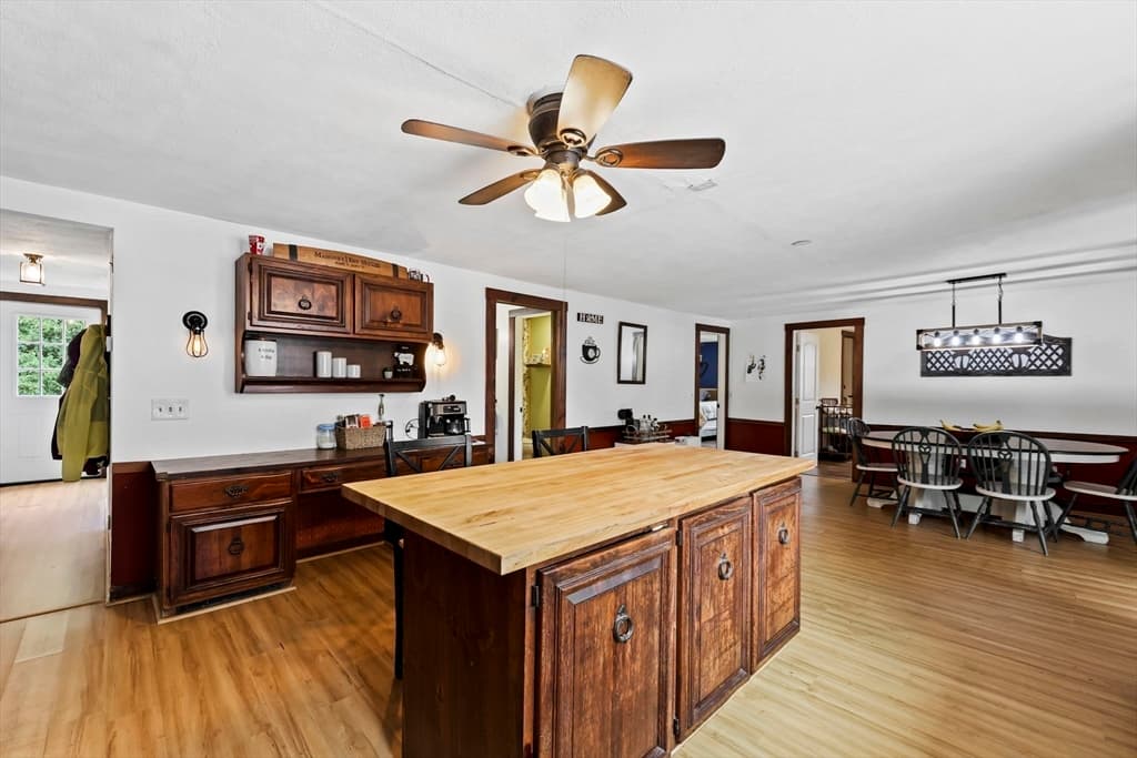 401 N Washington St, Belchertown MA 01007 photo 8