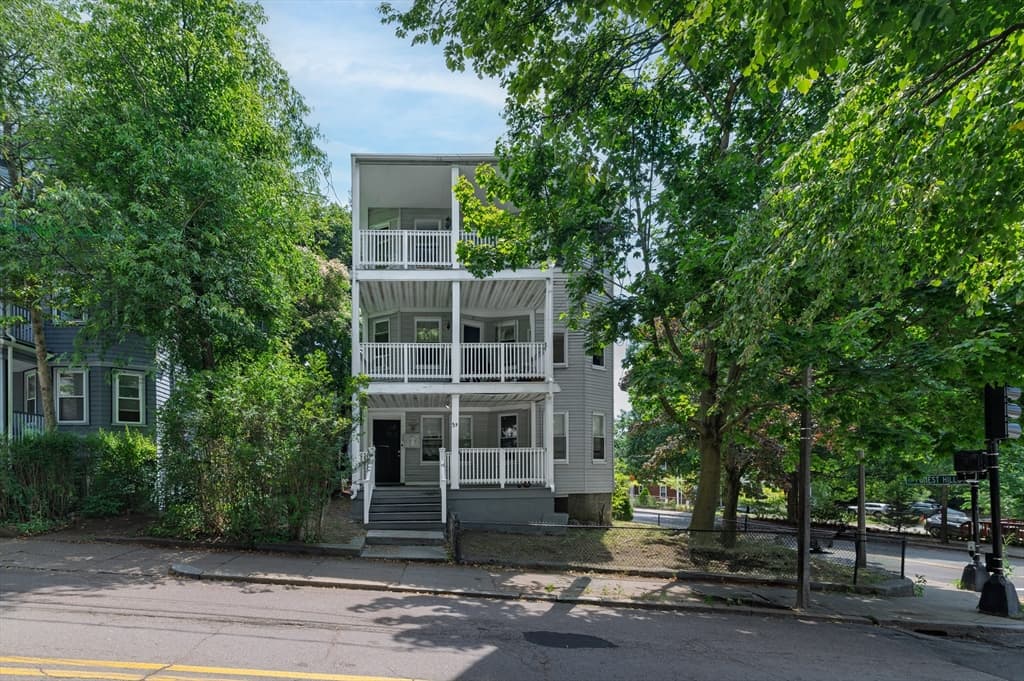 39 Glen Rd, Boston MA 02130