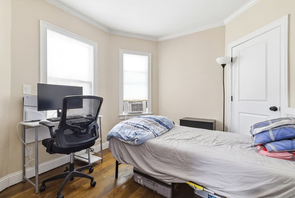 3 Family - 3 Units Up/Down at 39 Glen Rd, Boston MA 02130, photo 9 of 42