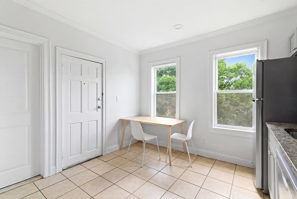 3 Family - 3 Units Up/Down at 39 Glen Rd, Boston MA 02130, photo 14 of 42