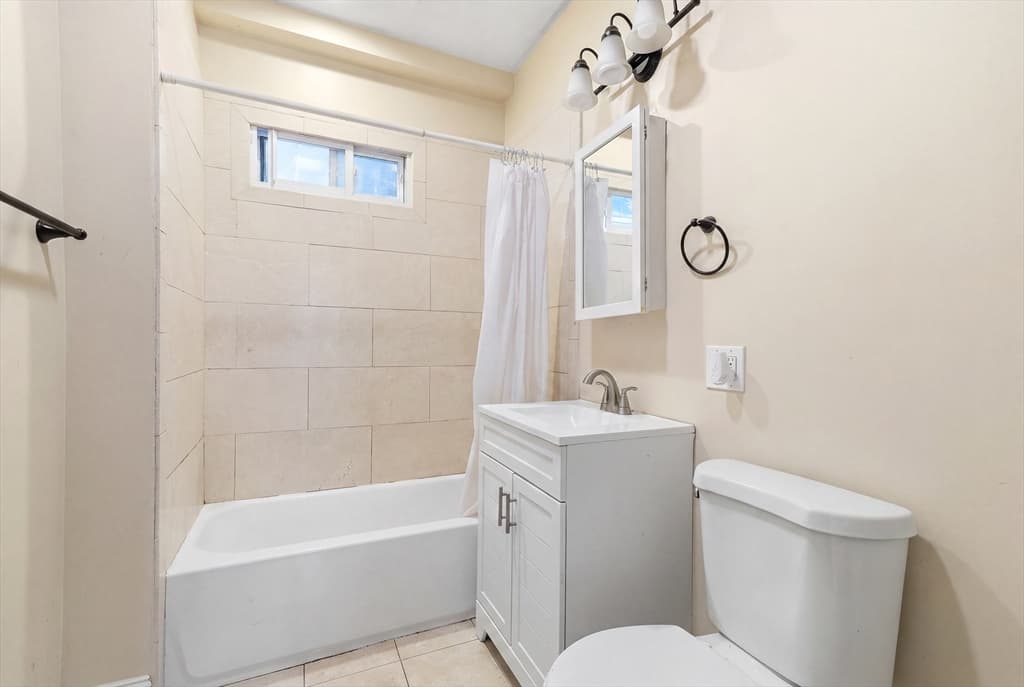 3 Family - 3 Units Up/Down at 39 Glen Rd, Boston MA 02130, photo 11 of 42