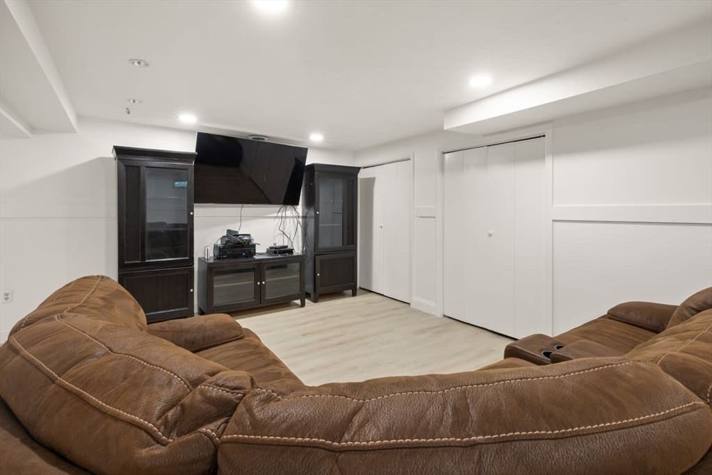 48 Castle Dr, Sharon MA 02067 photo 30