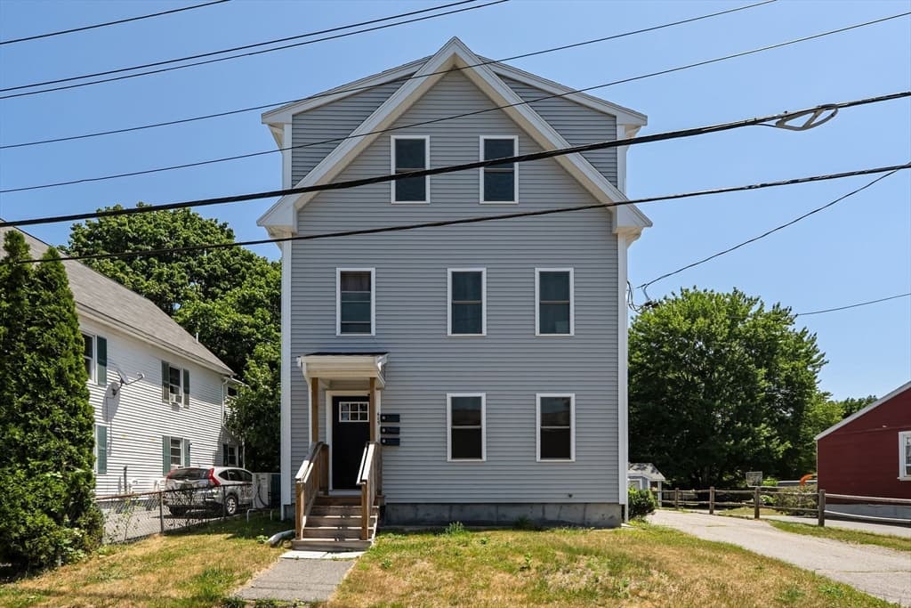 415 Danforth St, Taunton MA 02780