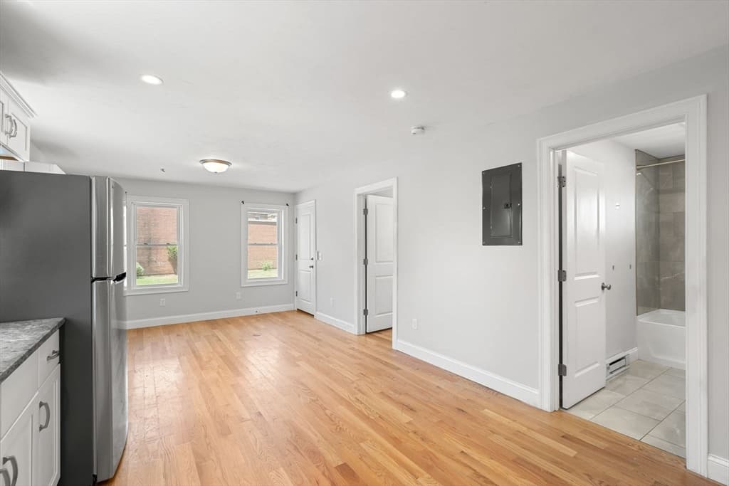 415 Danforth St, Taunton MA 02780 photo 8