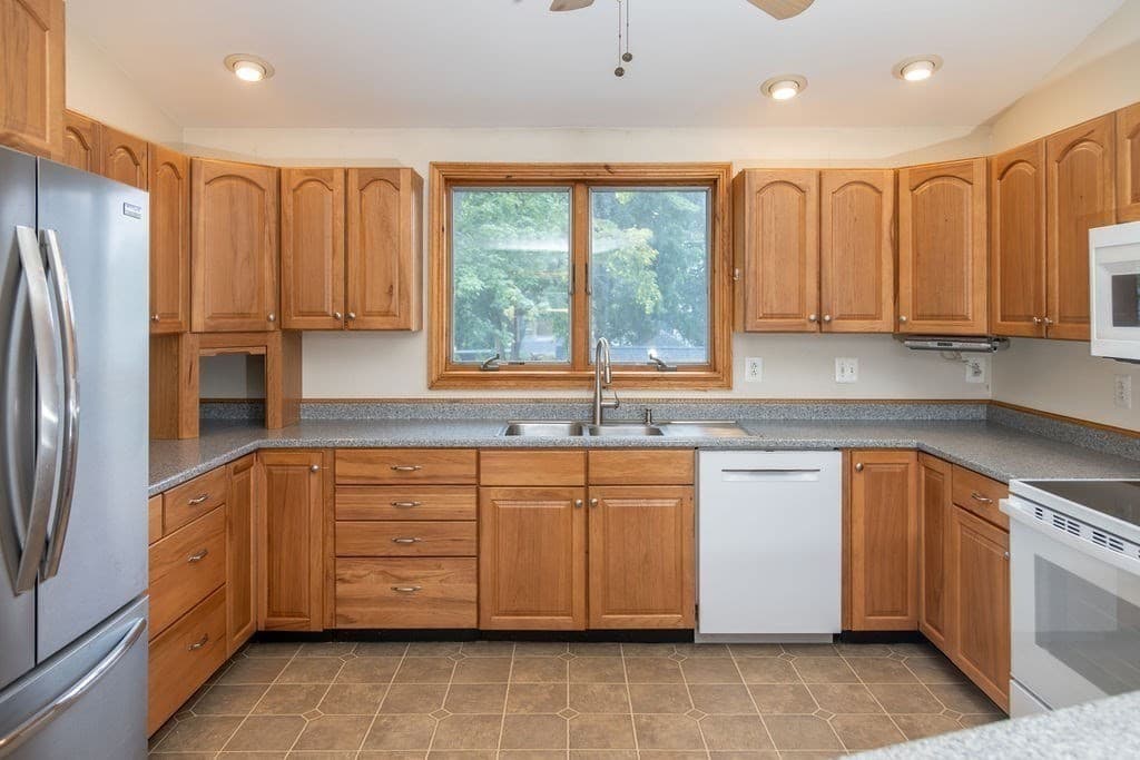 6 Sherman Avenue, Northampton MA 01060 photo 27