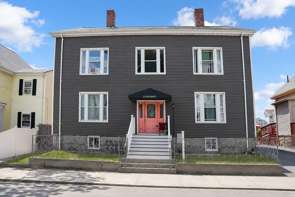 51 Bonney St, New Bedford MA 02740