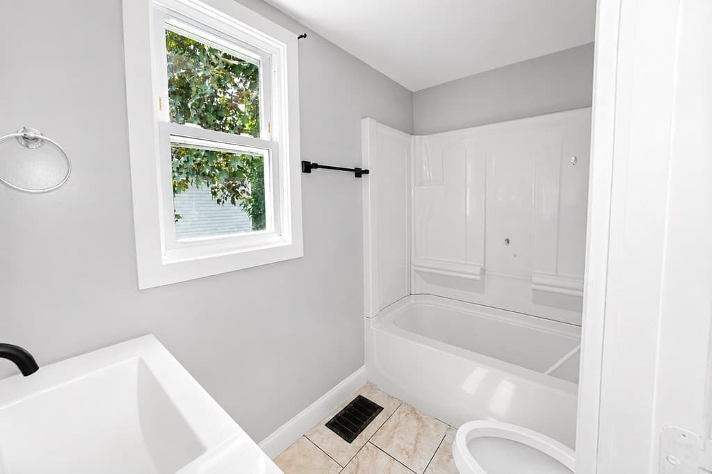 51 Bonney St, New Bedford MA 02740 photo 33