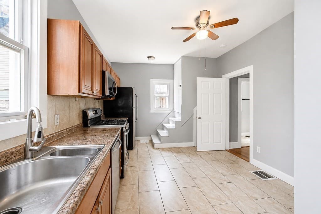 51 Bonney St, New Bedford MA 02740 photo 25