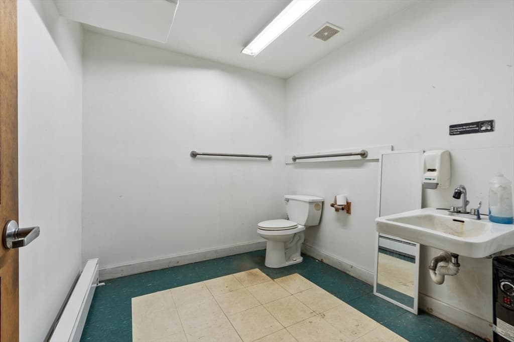 181 E Main St # B6, Orange MA 01364 photo 10