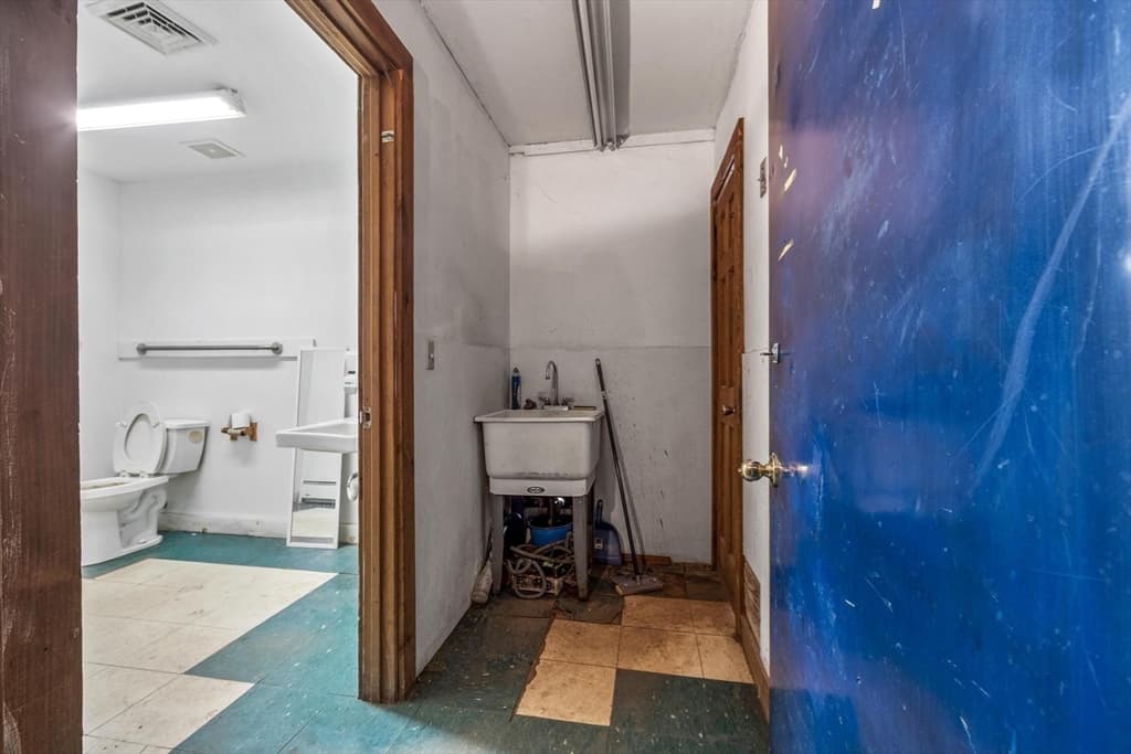 181 E Main St # B6, Orange MA 01364 photo 11
