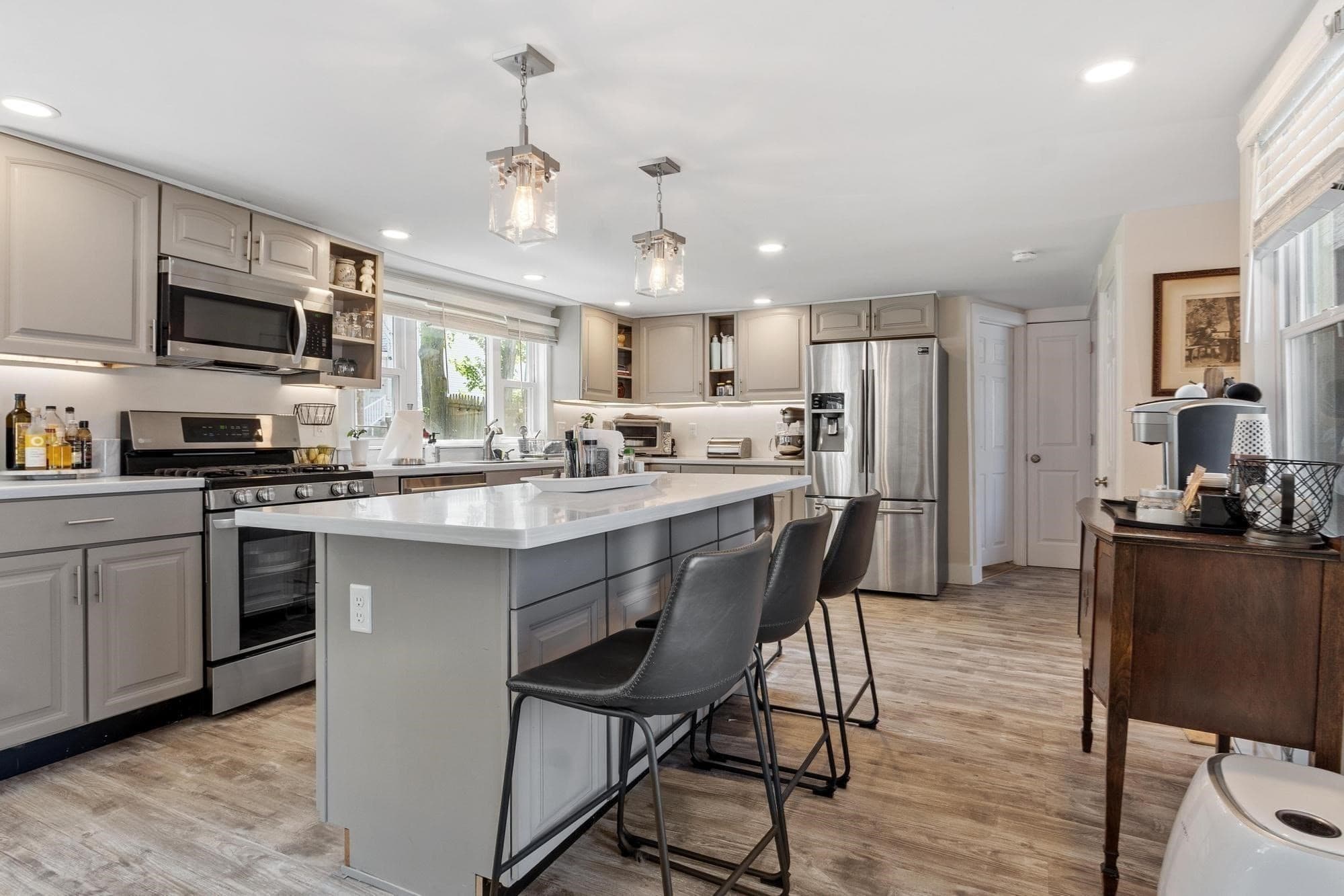 Single Family Residence at 9 Cross St, Fitchburg MA 01420, Fitchburg, photo 2 of 31