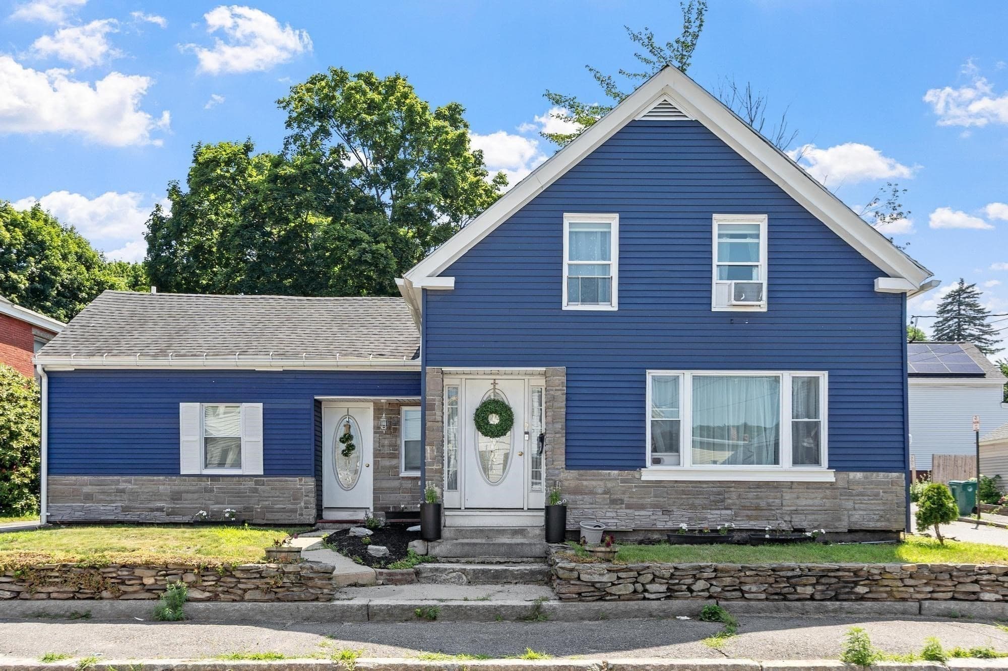 9 Cross St, Fitchburg MA 01420