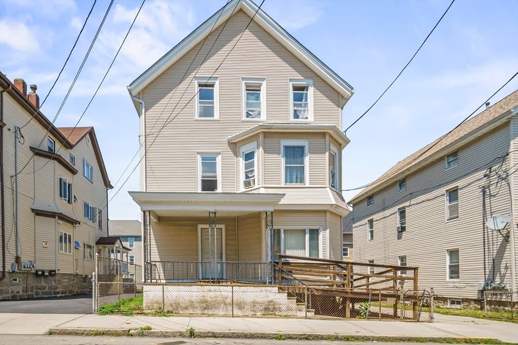 82 Snell St, Fall River MA 02721 photo 13