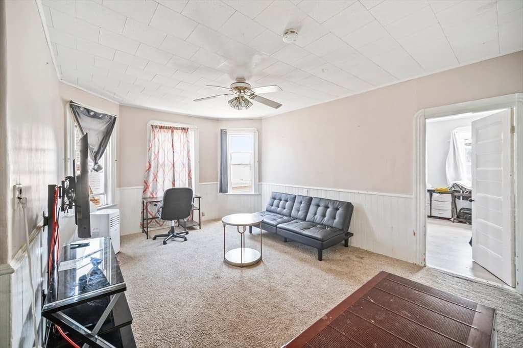 82 Snell St, Fall River MA 02721 photo 12