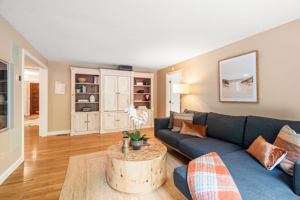 75 Hammond Pond Parkway, Brookline MA 02467 photo 10