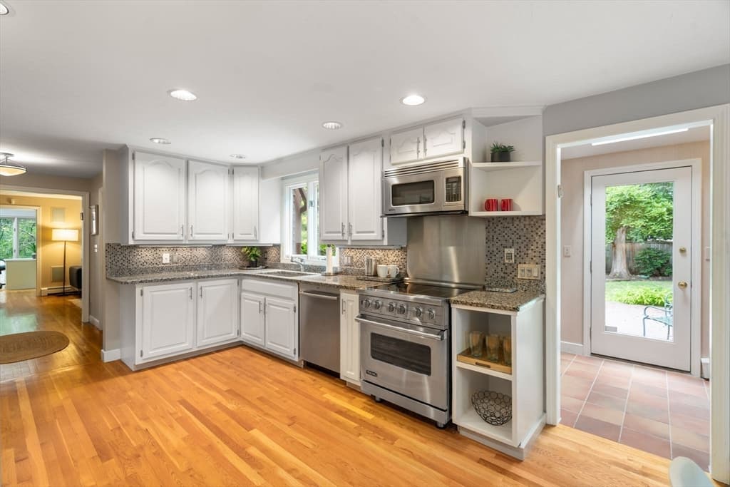 75 Hammond Pond Parkway, Brookline MA 02467 photo 15
