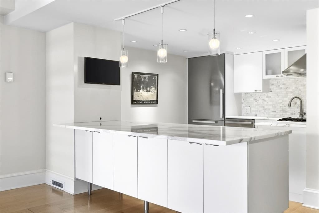 Condominium at 25 Channel Center # 210, Boston MA 02210, photo 7 of 16