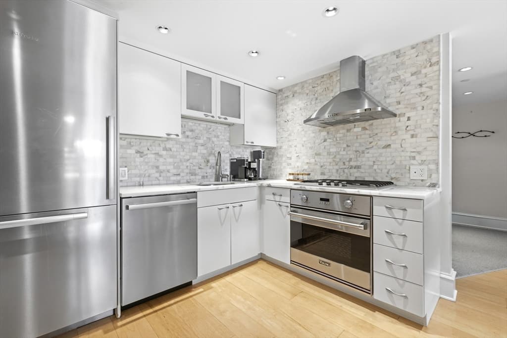 Condominium at 25 Channel Center # 210, Boston MA 02210, photo 9 of 16
