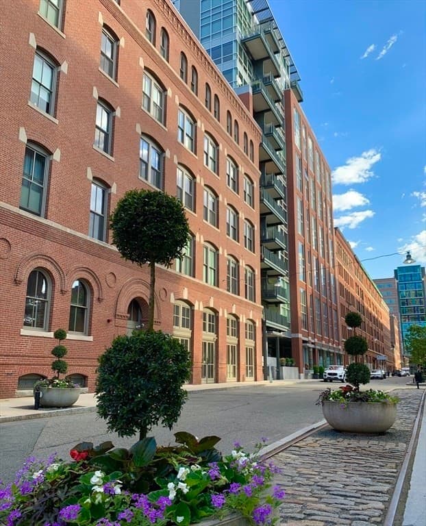 Condominium at 25 Channel Center # 210, Boston MA 02210, photo 15 of 16