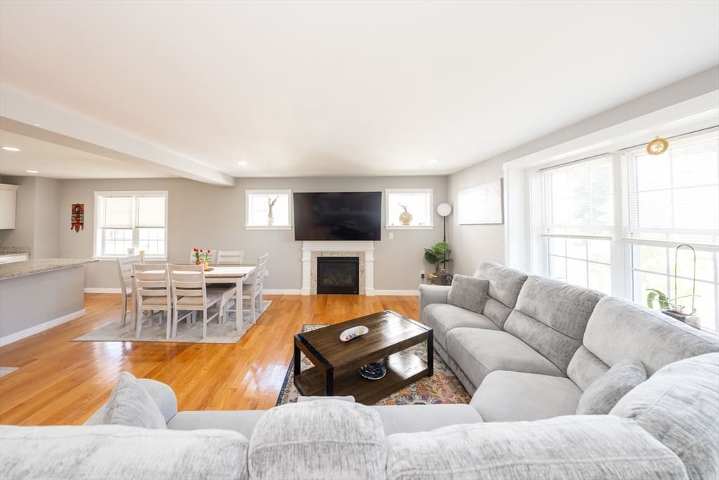 Condominium at 18 Craftsman Ct # 16, Grafton MA 01560, Grafton, photo 10 of 31
