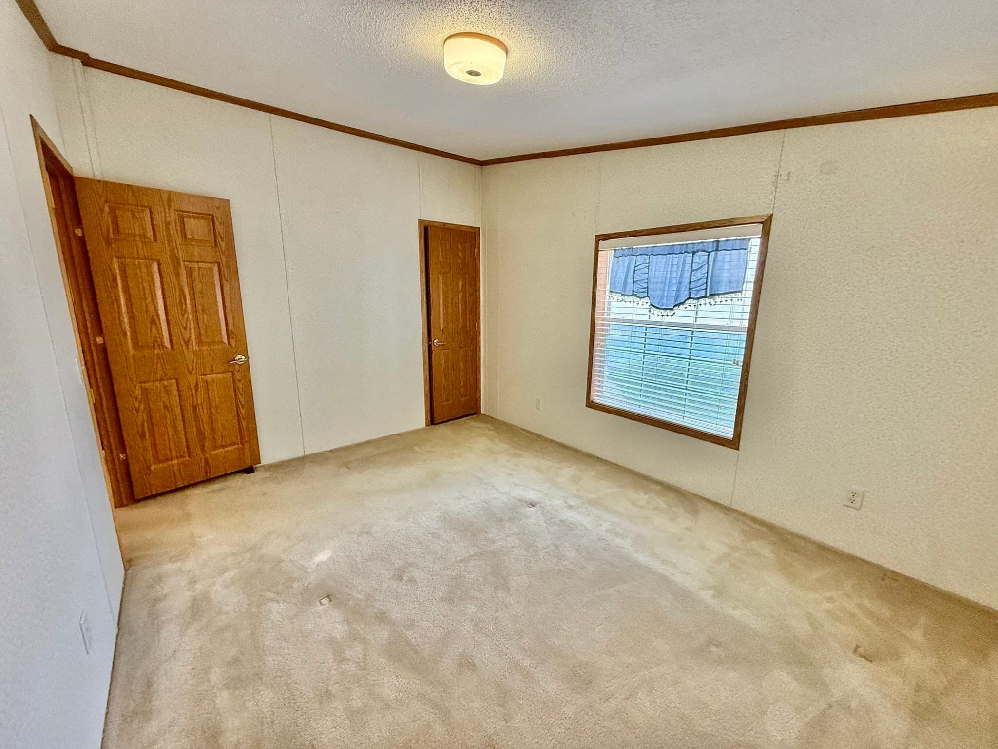 Mobile Home at 22 Sunnydale Cir, Brimfield MA 01010, photo 12 of 32